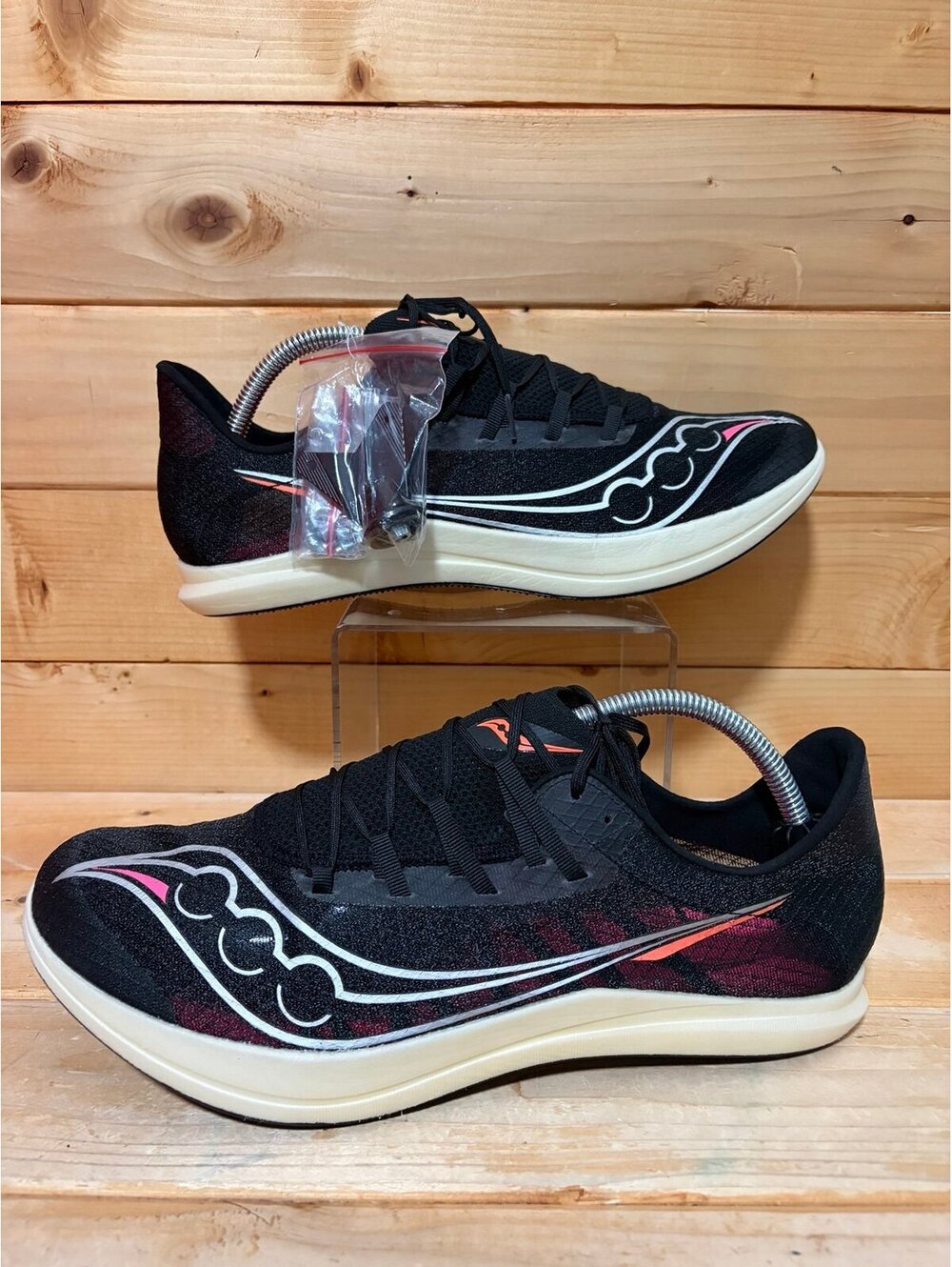 New Saucony Terminal VT Distance Track Spike Cleat S19101-85 Men’s size 11.5